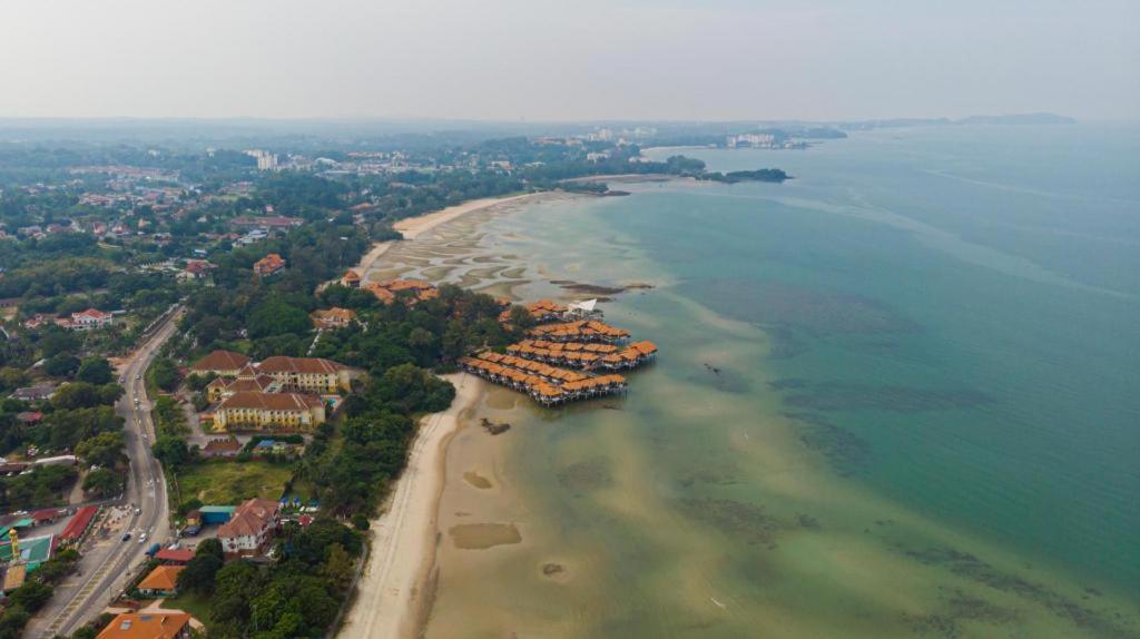 Sea Front Hotel Порт-Диксон Экстерьер фото