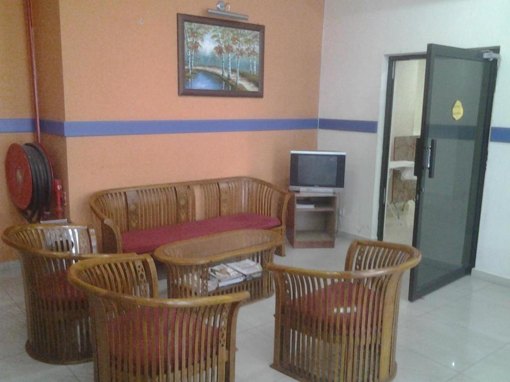 Sea Front Hotel Порт-Диксон Экстерьер фото
